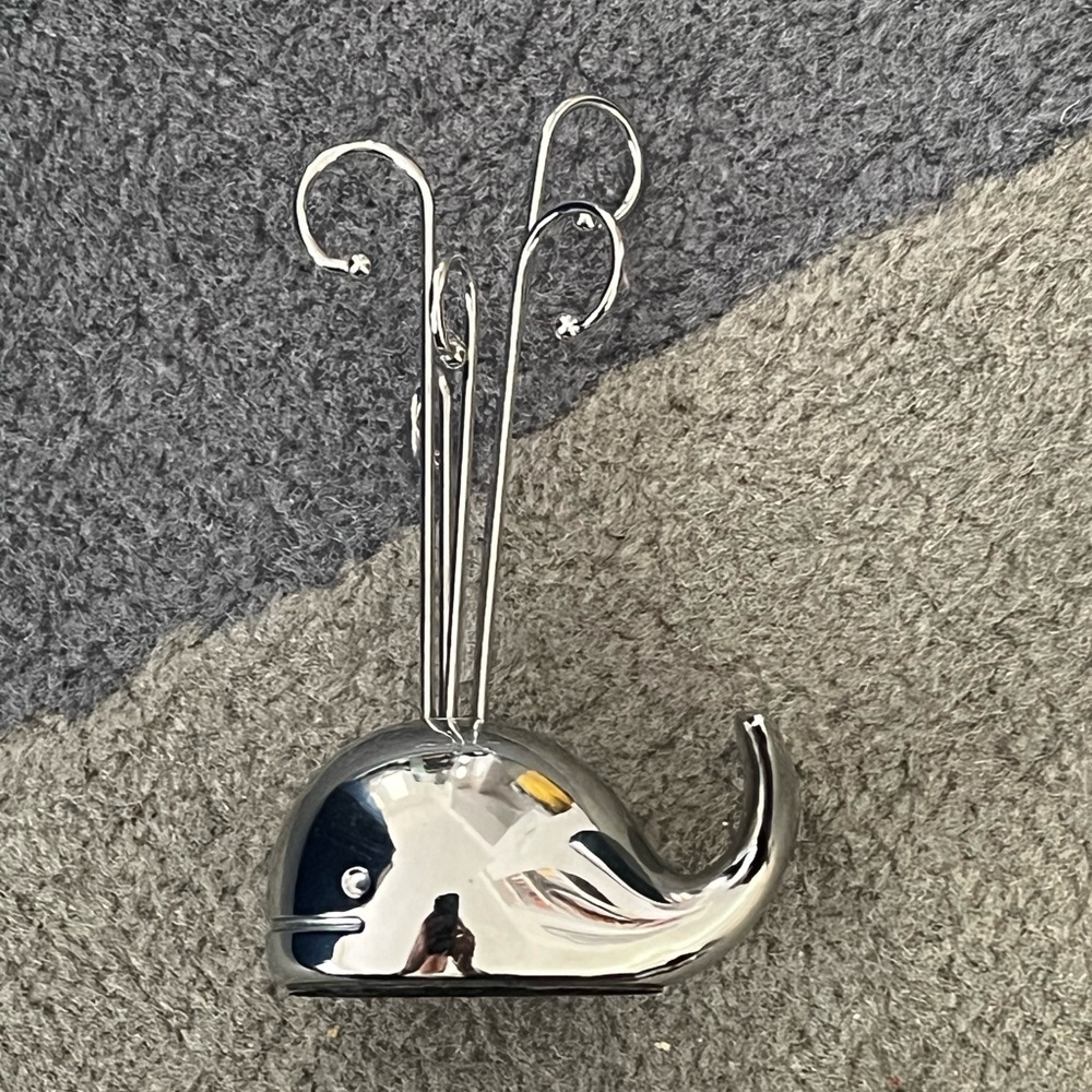 Umbra Silver Whale Ring Holder